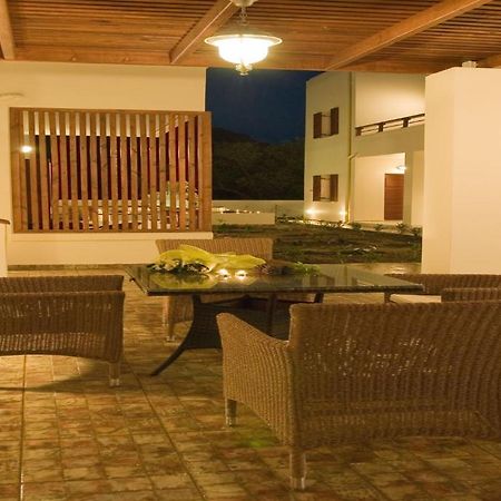 Syia Hotel Soúgia Esterno foto