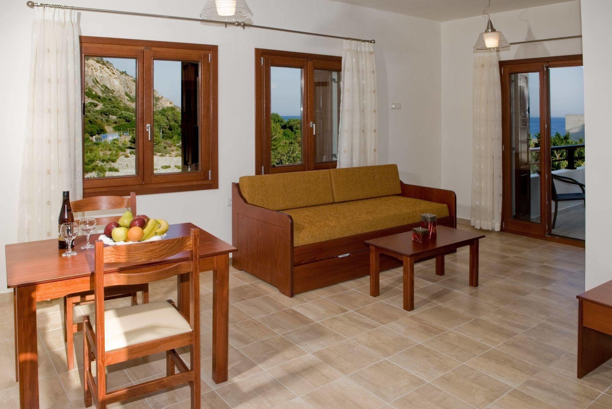 Syia Hotel Soúgia Esterno foto