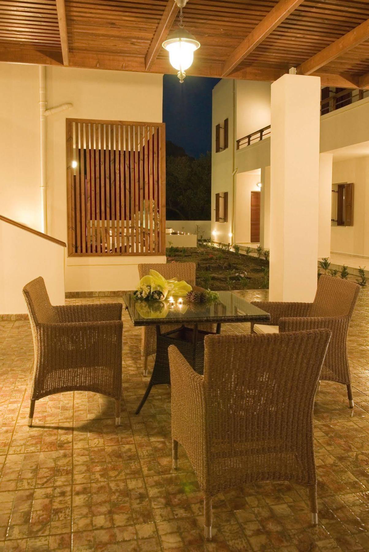 Syia Hotel Soúgia Esterno foto