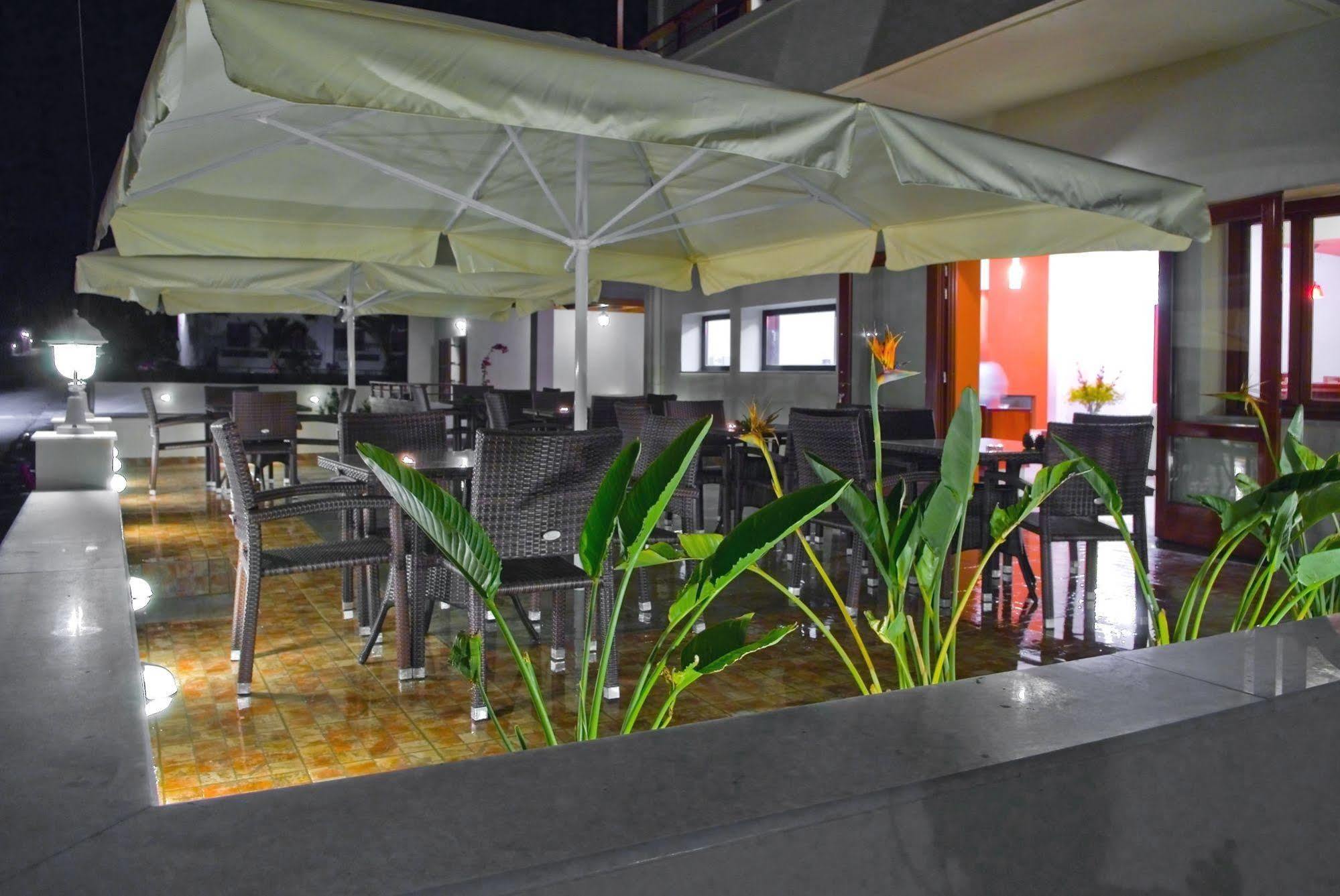 Syia Hotel Soúgia Esterno foto