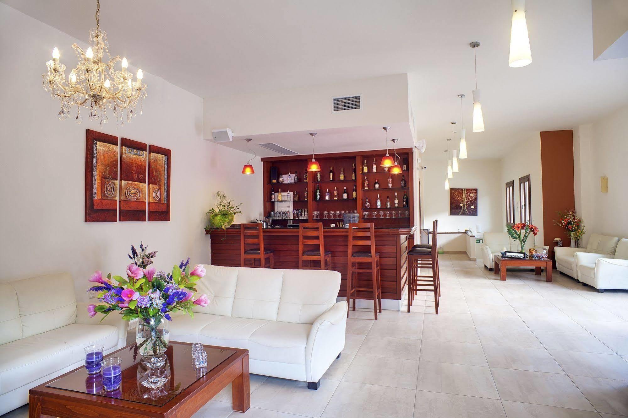 Syia Hotel Soúgia Esterno foto